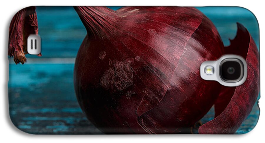 Onion Galaxy S4 Case featuring the photograph Red Onions #1 by Nailia Schwarz