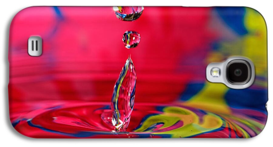  Abstract Galaxy S4 Case featuring the photograph Colorful Water Drop #2 by Peter Lakomy