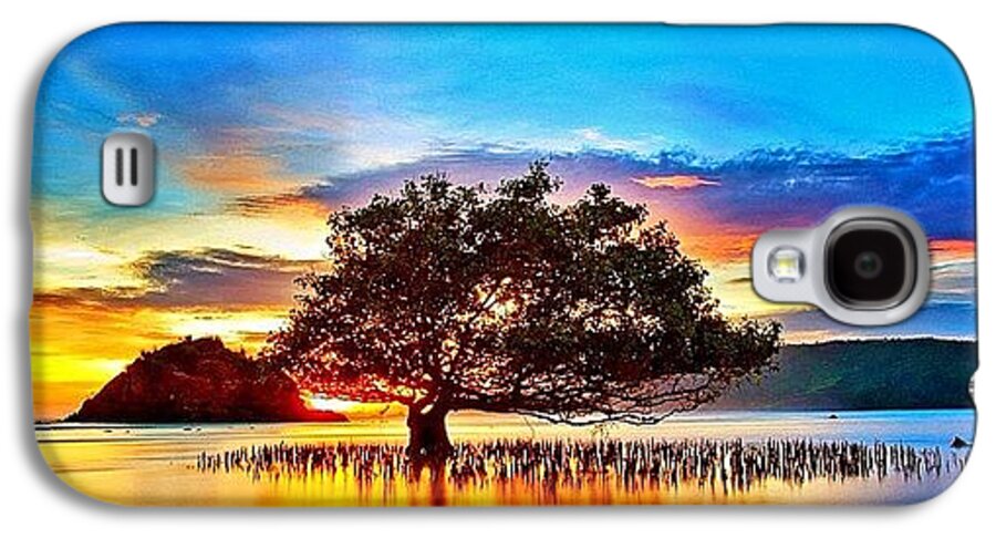 Art Galaxy S4 Case featuring the photograph Instagram Photo #271358560261 by Tommy Tjahjono