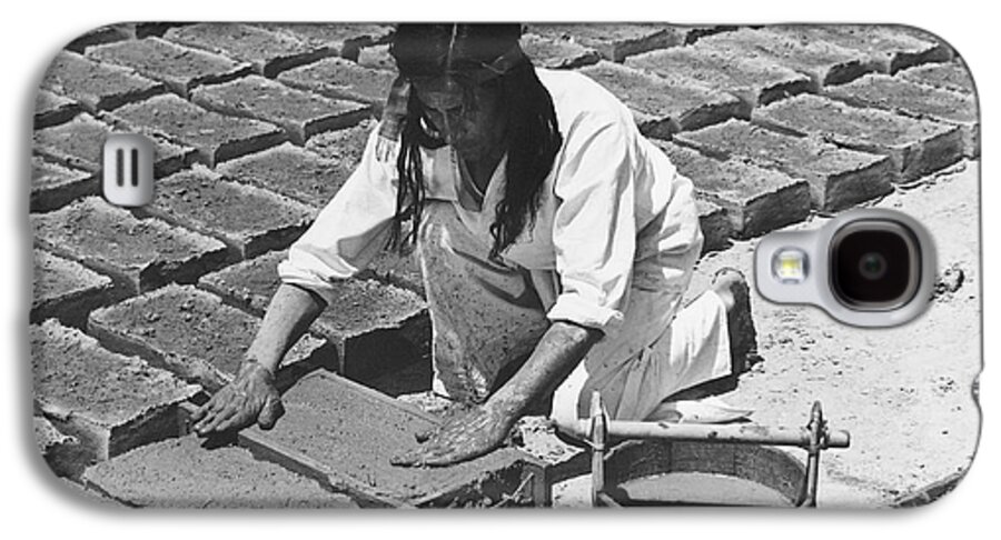 1 Person Galaxy S4 Case featuring the photograph Indians Making Adobe Bricks #4 by Underwood Archives Onia