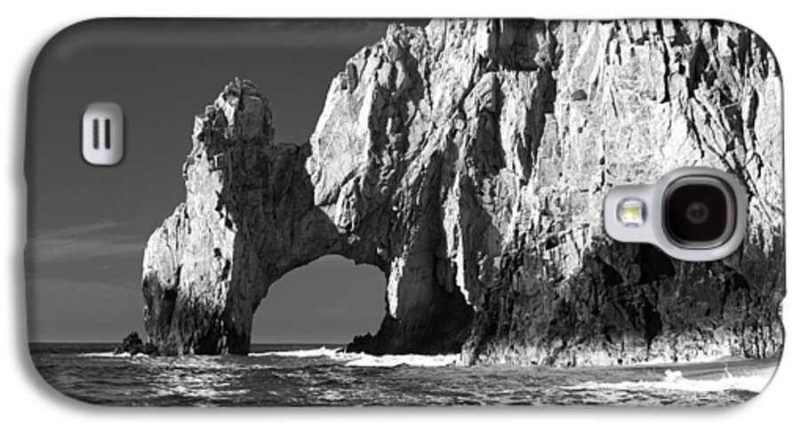Los Cabos Galaxy S4 Case featuring the photograph The Arch Cabo San Lucas in Black and White by Sebastian Musial