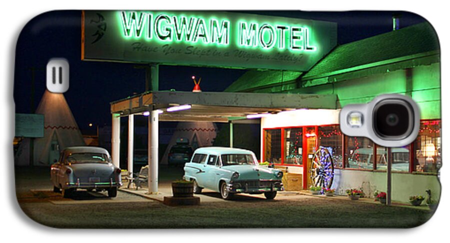 Night Scene Galaxy S4 Case featuring the photograph The Wigwam Motel On Route 66 2 by Mike McGlothlen
