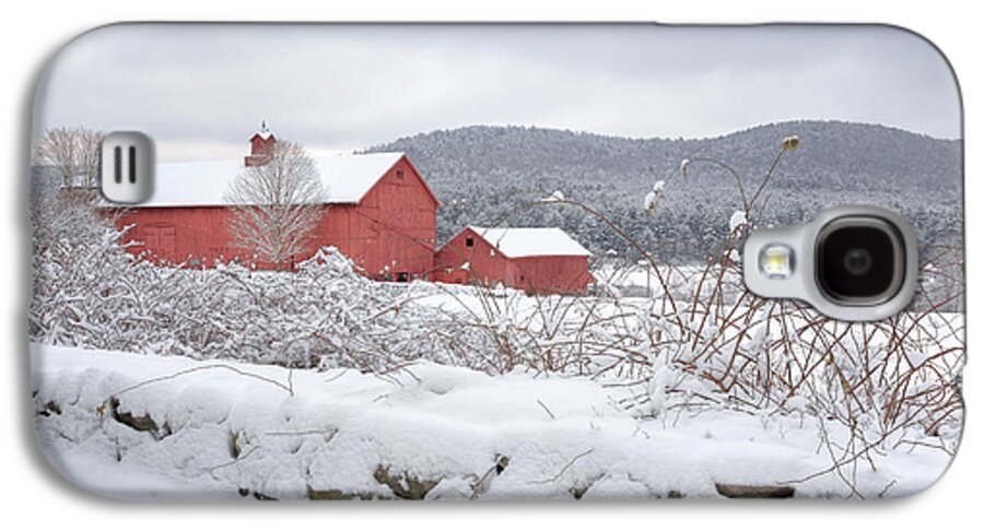 Old Red Barn Galaxy S4 Case featuring the photograph Winter in Connecticut by Bill Wakeley