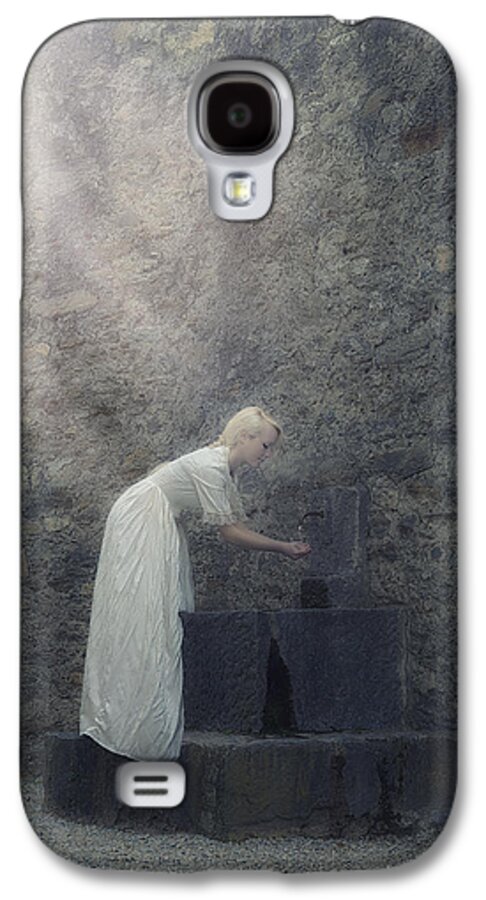Lady Galaxy S4 Case featuring the photograph Wishing Well by Joana Kruse
