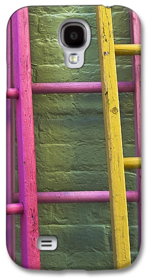 Upwardly Mobile Galaxy S4 Case featuring the photograph Upwardly Mobile #1 by Skip Hunt