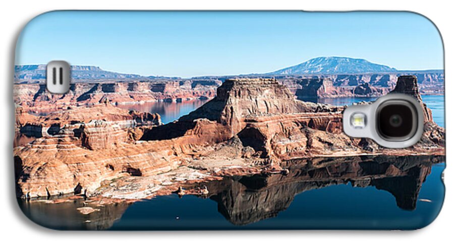Abstract Galaxy S4 Case featuring the photograph Red Rocks Drifting in Lake Powell by Art Atkins