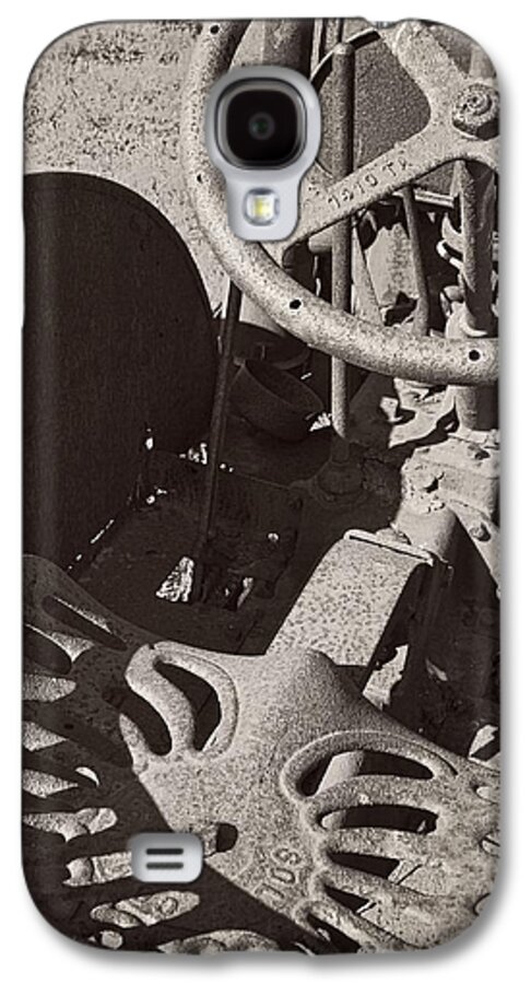 Rusted Tractor Galaxy S4 Case featuring the photograph Rusted Tractor by Michelle Calkins