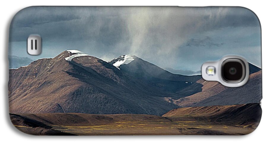 Cloud Galaxy S4 Case featuring the photograph Touch Of Cloud by Hitendra SINKAR