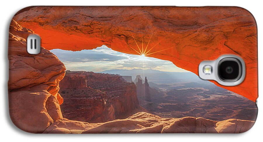 Sunrise Galaxy S4 Case featuring the photograph Mesa's Sunrise by Darren White