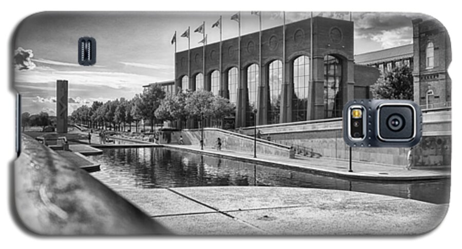 Indianapolis Galaxy S5 Case featuring the photograph Canal Walk #1 by Howard Salmon