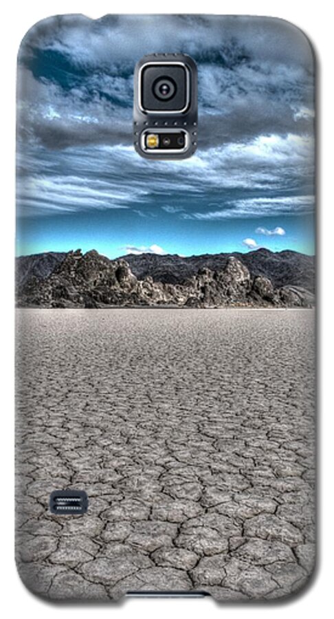 Death Valley Galaxy S5 Case featuring the photograph Cool Desert #1 by David Andersen