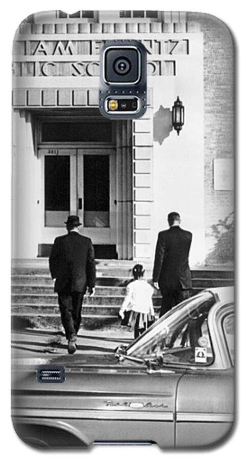 1950's Galaxy S5 Case featuring the photograph New Orleans School Integration #1 by Underwood Archives