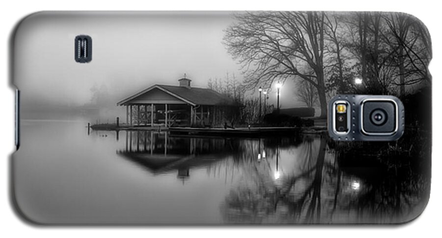 Biltmore Lake Asheville Galaxy S5 Case featuring the photograph Platinum lights #1 by Deborah Scannell