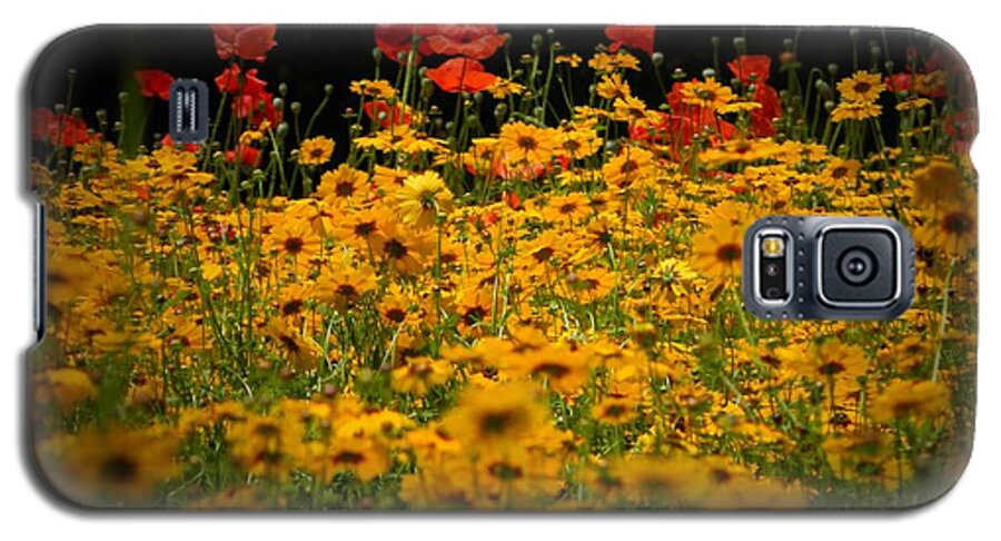 Flower Galaxy S5 Case featuring the photograph Poppies by Leslie Revels