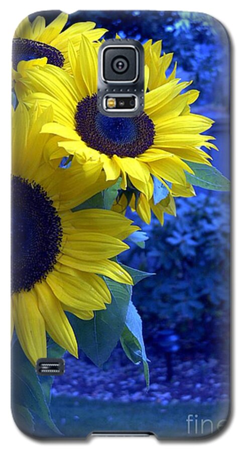 Nature Galaxy S5 Case featuring the photograph Sunflowers #1 by Arlene Carmel