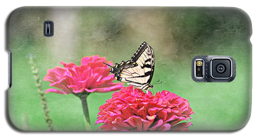Swallowtail Butterfly Galaxy S5 Case featuring the photograph Swallowtail Butterfly #14 by Lila Fisher-Wenzel