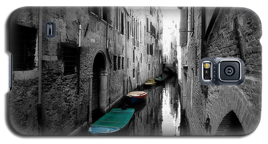 L'aqua Magica Galaxy S5 Case featuring the photograph L'Aqua Magica by Micki Findlay