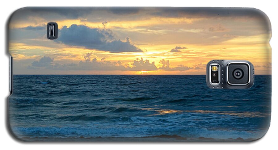 Sunrise Galaxy S5 Case featuring the photograph Sunrise in Deerfield Beach #2 by Rafael Salazar