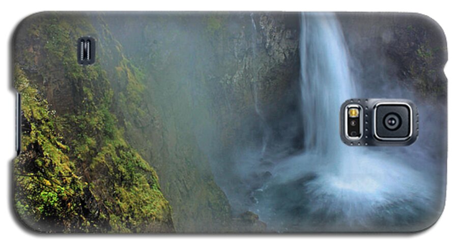 Waterfall Galaxy S5 Case featuring the photograph Snoqualmie Falls #4 by Kristin Elmquist