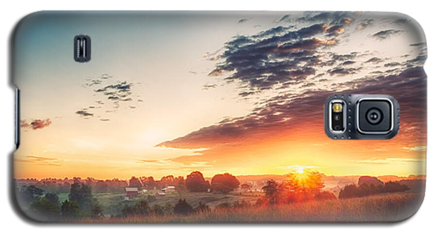 Sun Galaxy S5 Case featuring the photograph A Goode Sunrise by Joshua Minso