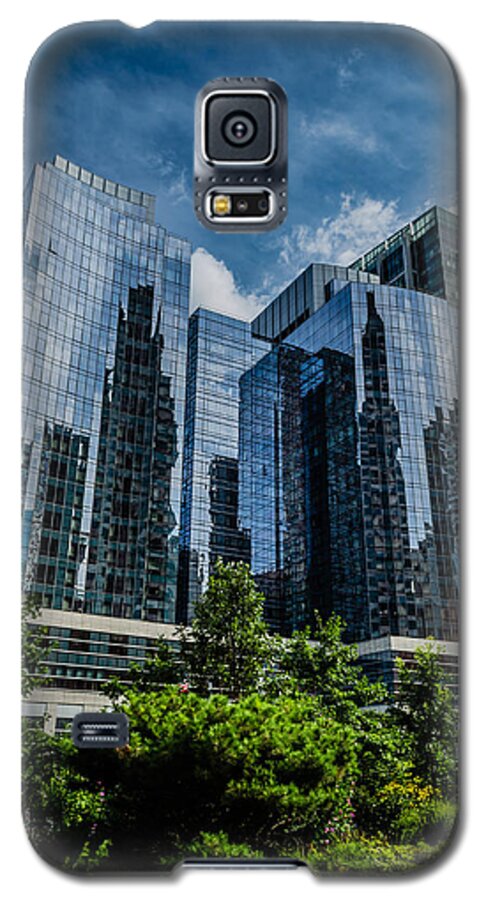 2014 Galaxy S5 Case featuring the photograph A Reflection of Boston by Alan Marlowe