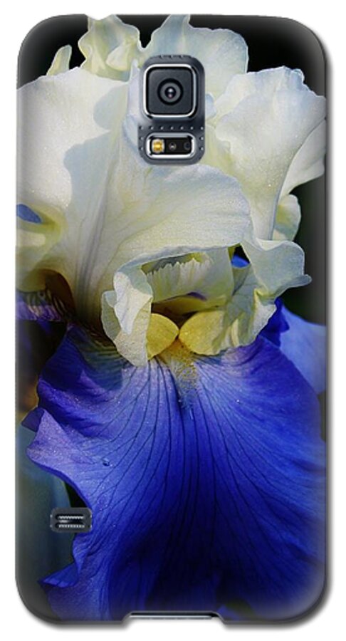 Flora Galaxy S5 Case featuring the photograph A Touch of Elegance by Bruce Bley
