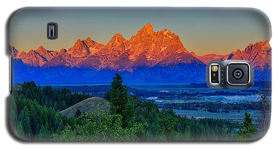 Tetons Galaxy S5 Case featuring the photograph Alpenglow Across The Valley by Greg Norrell