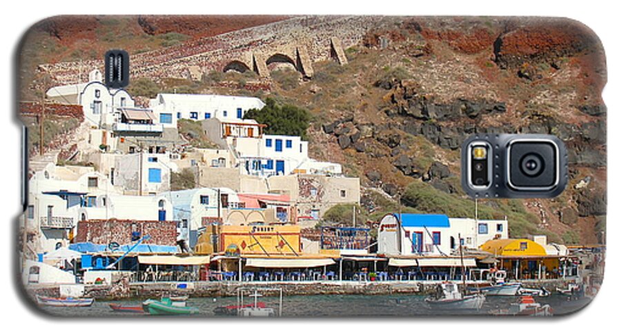Amoudi Bay In Oia Galaxy S5 Case featuring the photograph Amoudi Bay by Suzanne Oesterling