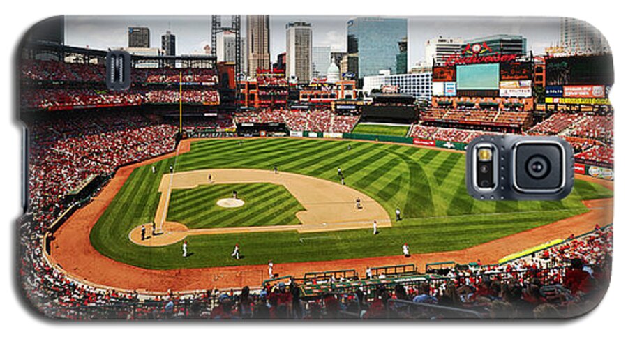 Busch Stadium Galaxy S5 Case featuring the photograph Arch Returns to the Outfield by C H Apperson