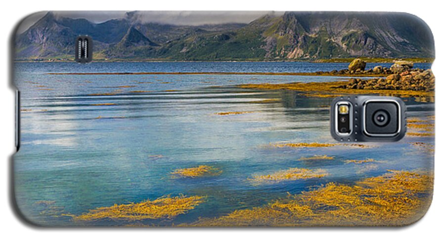 Polar Galaxy S5 Case featuring the photograph Arctic Circle Paradise by Maciej Markiewicz