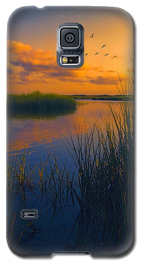 Sunset Galaxy S5 Case featuring the photograph As the Sun Sets by John Rivera