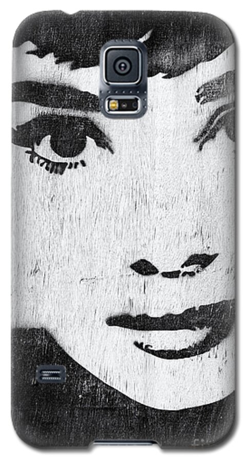 Audrey Hepburn Galaxy S5 Case featuring the photograph Audrey Hepburn by Tim Gainey