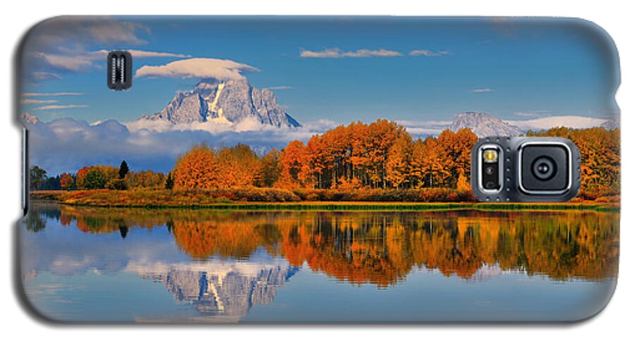 Oxbow Bend Galaxy S5 Case featuring the photograph Autumn Foliage at the Oxbow by Greg Norrell