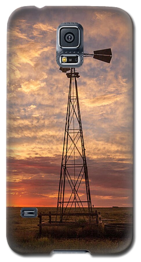 Landscape Galaxy S5 Case featuring the photograph Awaiting Morning by Shirley Heier