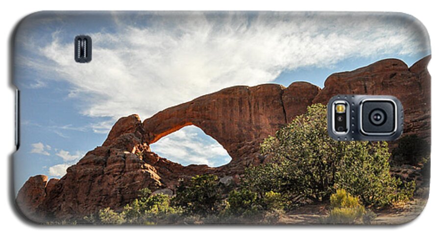 Arches Galaxy S5 Case featuring the photograph Awesome Arch by Cheryl McClure