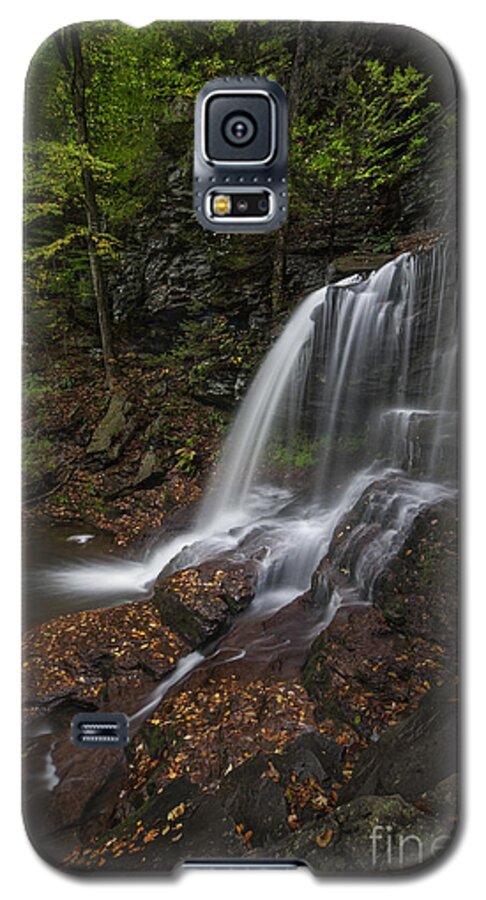 B Reynolds Falls Galaxy S5 Case featuring the photograph B Reynolds falls by Roman Kurywczak