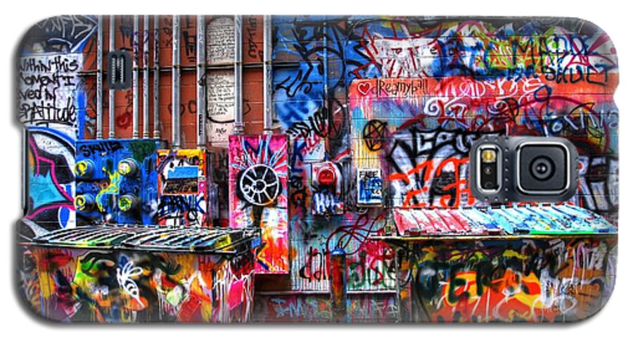 Graffiti Galaxy S5 Case featuring the photograph Back Alley Canvas by Anthony Wilkening