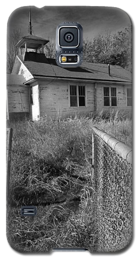 Old School House Galaxy S5 Case featuring the photograph Back to School by Brian Duram