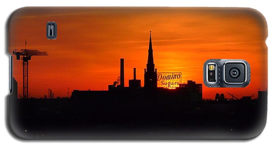 Baltimore Galaxy S5 Case featuring the photograph Baltimore Dawn by Bob Geary