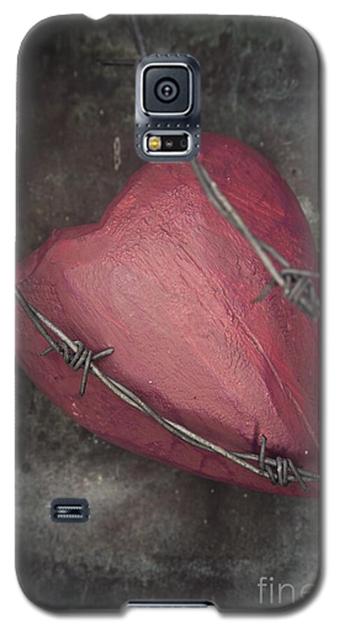 Abstract Galaxy S5 Case featuring the photograph Barbed wire by Maria Heyens