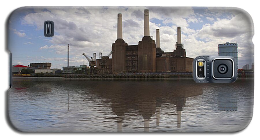 Battersea Power Station Galaxy S5 Case featuring the photograph Battersea Power Station London by David French