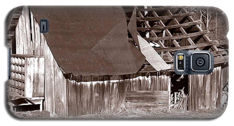 Barn Galaxy S5 Case featuring the photograph Better Days by Craig Burgwardt