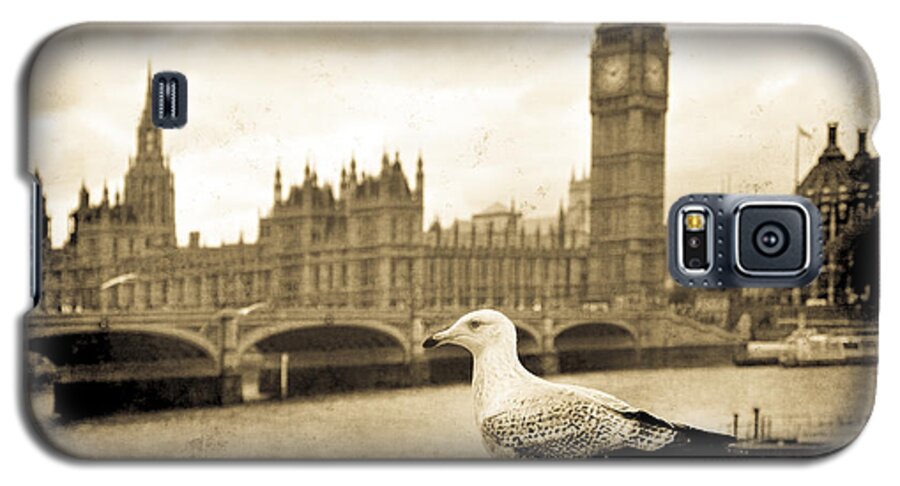 Pictorial Galaxy S5 Case featuring the photograph Big Ben and the Seagull by Jennifer Wright