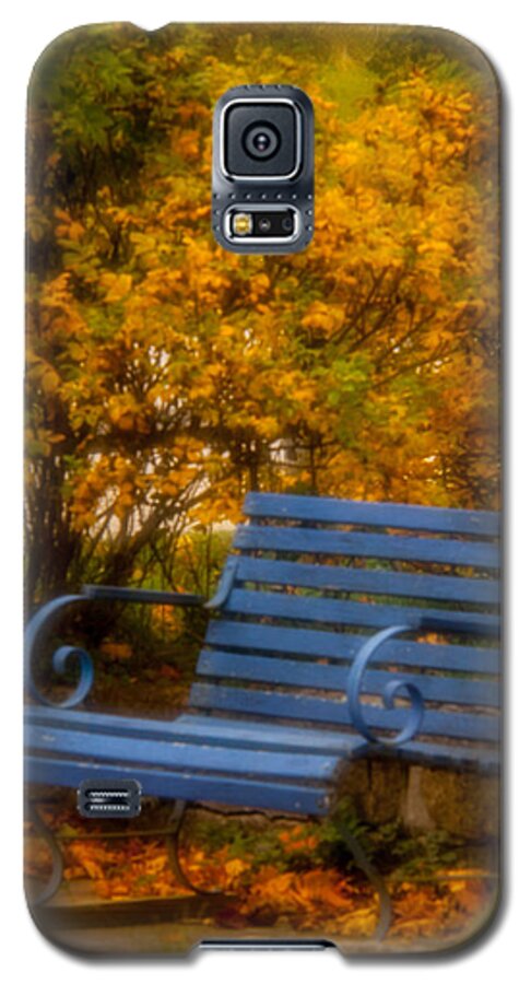 Bench Galaxy S5 Case featuring the photograph Blue Bench - Autumn - Deer Isle - Maine by David Smith