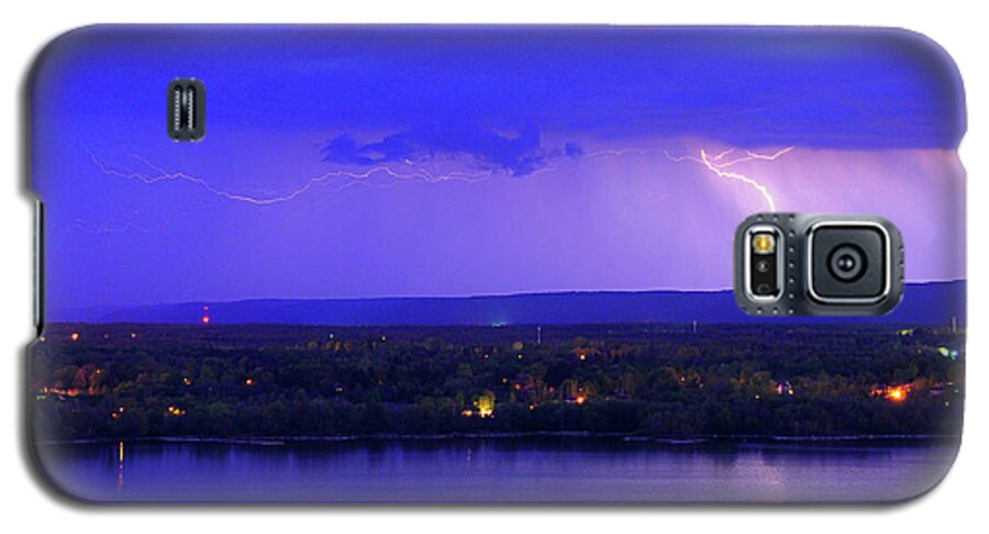 Lightning Galaxy S5 Case featuring the photograph Bolt Over Gatineau Hills by Tony Beck