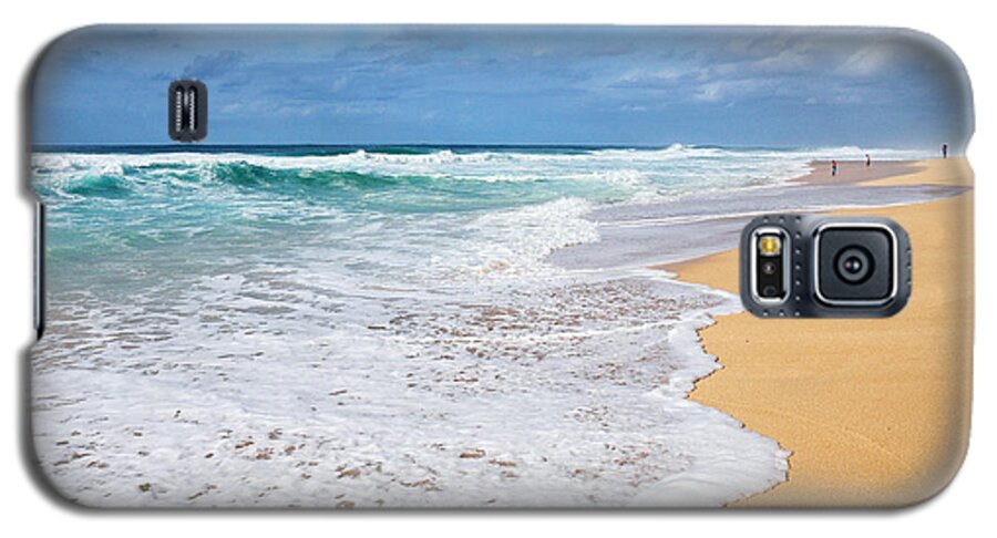  Galaxy S5 Case featuring the photograph Bonzai Beach by Sandra Sigfusson