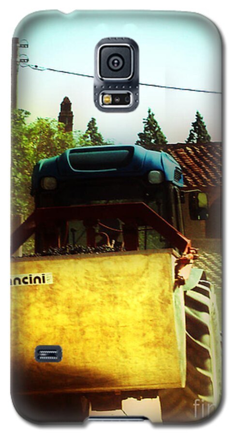 Brunello Galaxy S5 Case featuring the photograph Brunello Taxi by Angela DeFrias