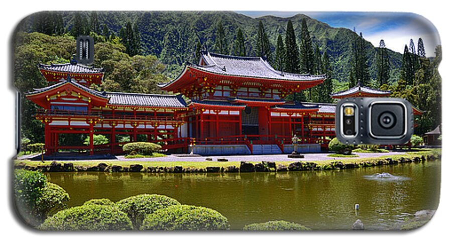 Byodo In Galaxy S5 Case featuring the photograph Byodo-In Temple on the Island of Oahu Hawaii by Aloha Art