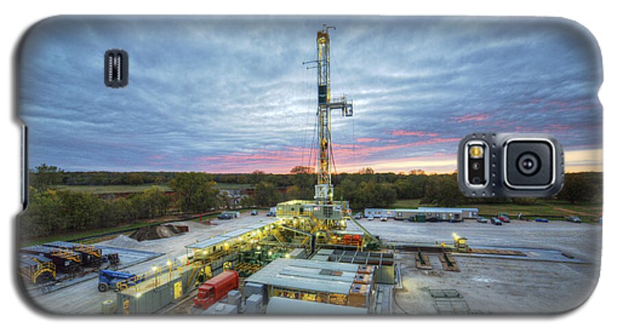 Oil Rig Galaxy S5 Case featuring the photograph Cac005-121 by Cooper Ross