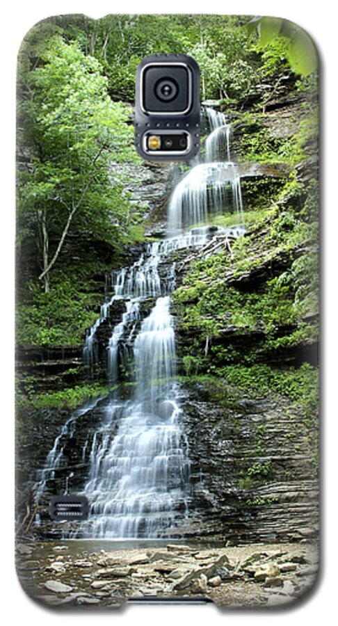 Waterfalls Galaxy S5 Case featuring the photograph Cathedral Falls by Robert Camp